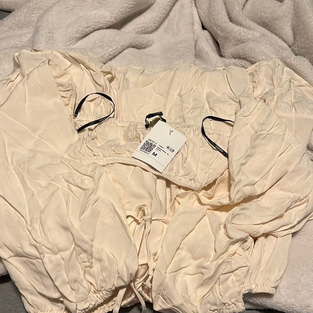 Cute tie at chest dress. Looks like a two pieces style
